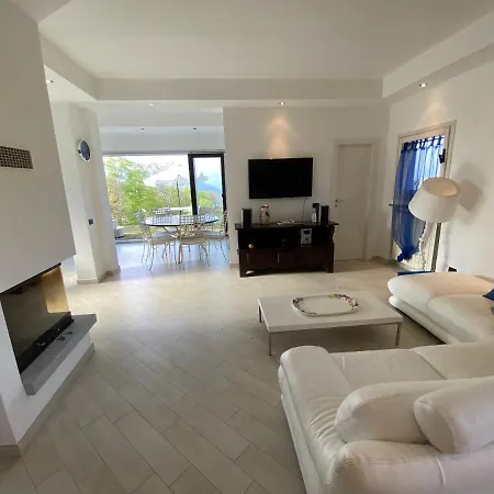 Dom wakacyjny Casa Motta - Great Apartment, Lakeview And Shared Pool Stresa